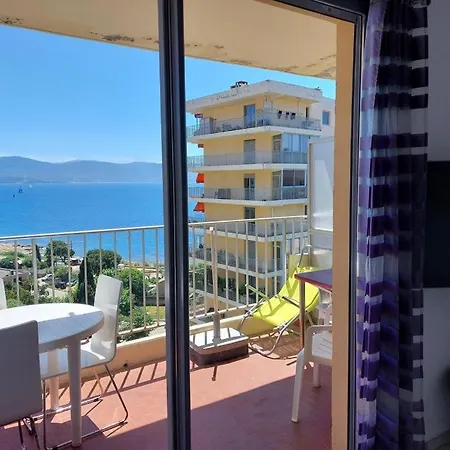 Vue Imprenable Appt 3 P Pour 4 Ou 5 Personnes Sanguinaires 300m Plages Et Merpersonnes Daire Ajaccio (Corsica)